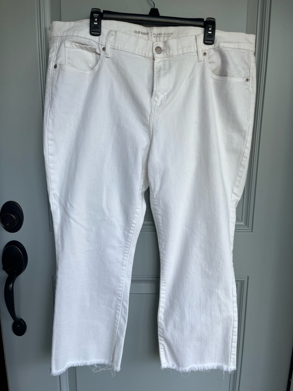 Old Navy Raw Hem Cropped White Jeans 18